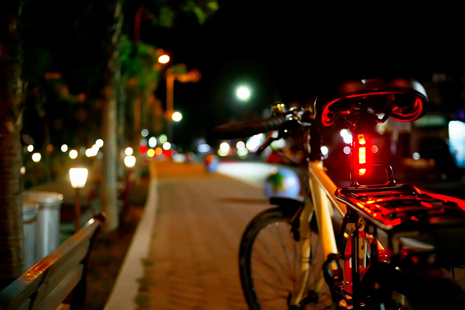 nocna jazda rowerem